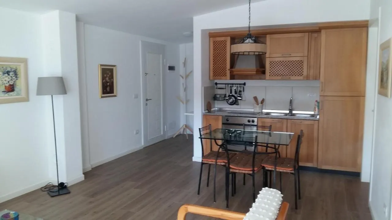 Tatil Evi Villa Leyland Golem  Arnavutluk